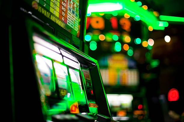 pakde4 platform interface showing sportsbook, live dealer, and slots sections